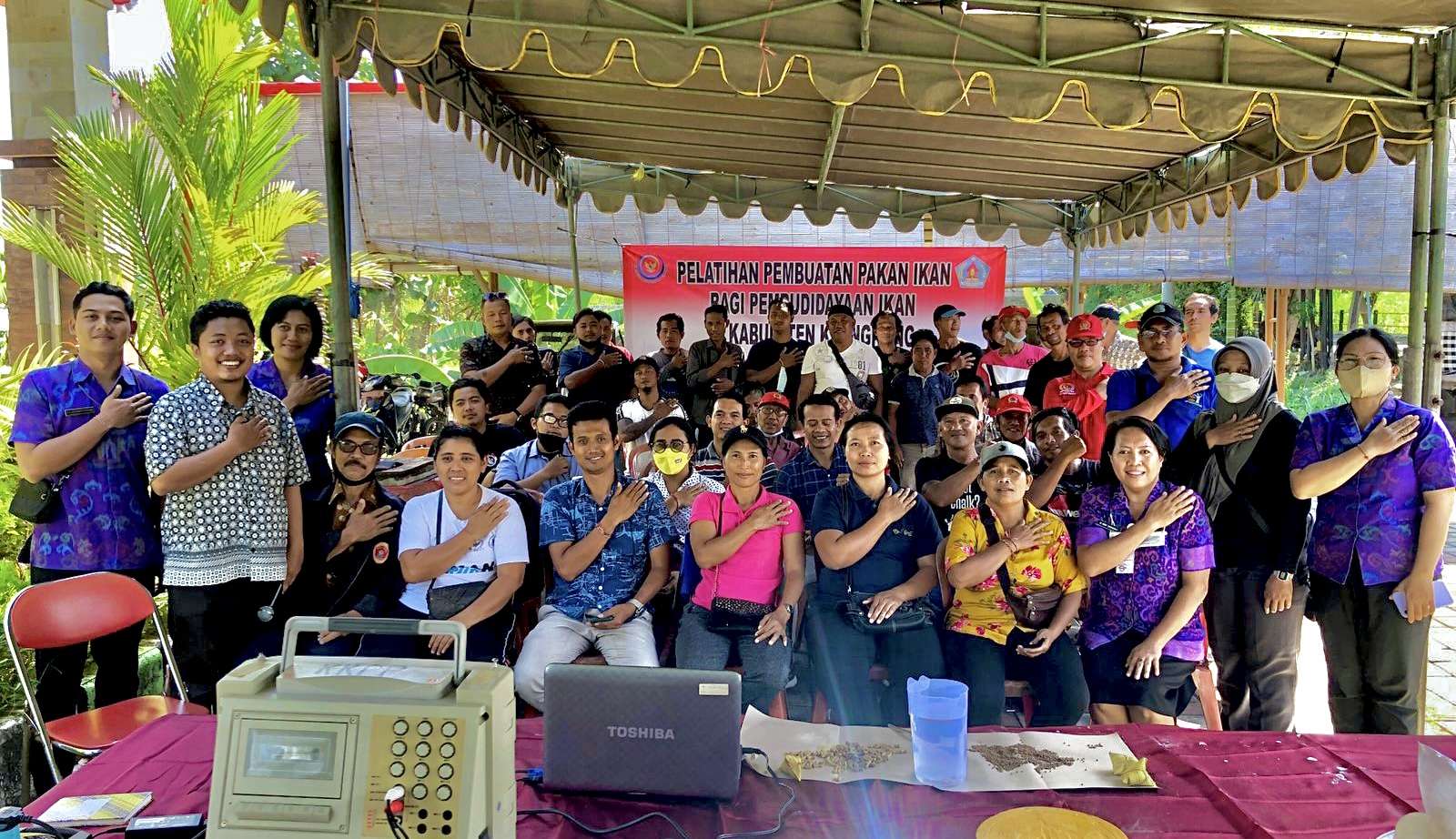 Pelatihan Pembuatan Pakan Ikan